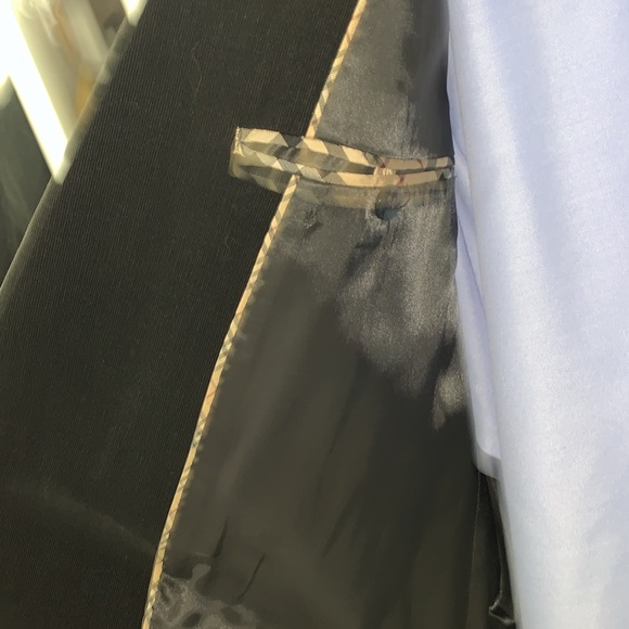 Burberry Sports Jacket Size 46R. Very Good Used Condition. - Picture 9 of 16